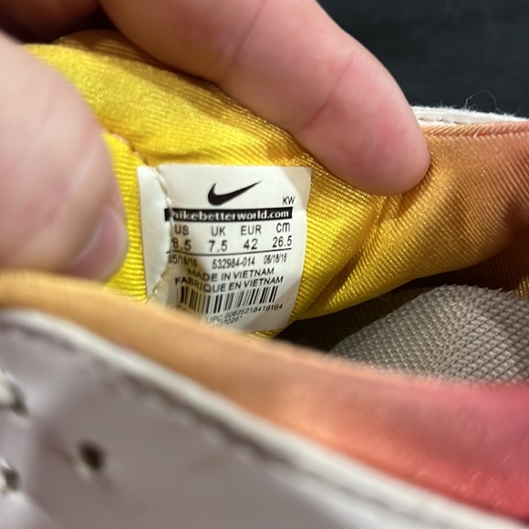 Women’s Nike Air Huarache Shoes - Rainbow ombré - Picture 9 of 9